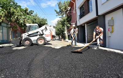 YOL VE KALDIRIM ÇALIŞMALARI SÜRÜYOR